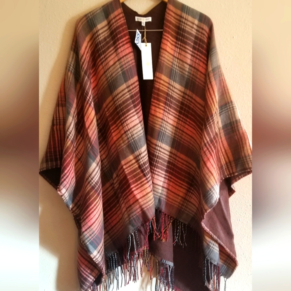 Woven Heart NWT wrap, cape plaid fall colors size M/L